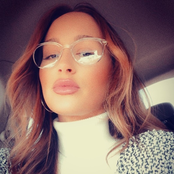 Meet your Posher, Rachel - Picture 2 of 4